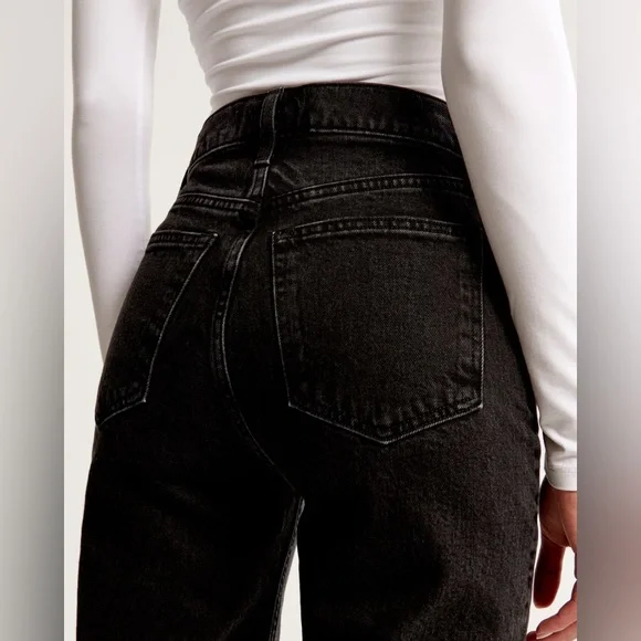 A&F | High Rise 90s Relaxed Jean - Picture 3 of 13